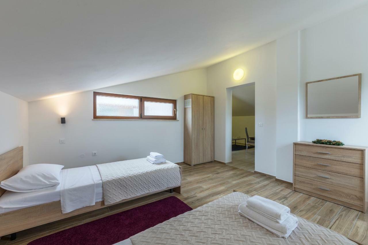 Apartmani Suzi Pula Luaran gambar